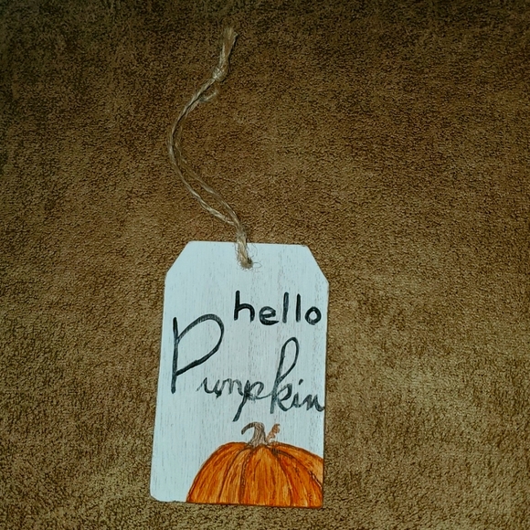Fall Hand Painted Pumpkin Hanging Tag - Picture 2 of 4